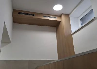 Dveře a dřevěný obklad na míru do restaurace Bučovice, Vyškov