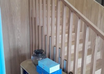 Schodiště a dřevěný obklad z dýhy Žarošice