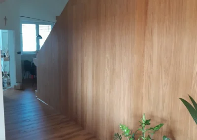 Schodiště a dřevěný obklad z dýhy Žarošice