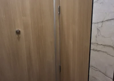 Dveře a dřevěný obklad na míru do restaurace Bučovice, Vyškov